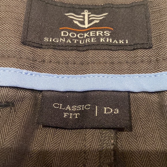 NWT DOCKERS Signature Khaki Size 34X29 Classic Fit Pants - Picture 2 of 8